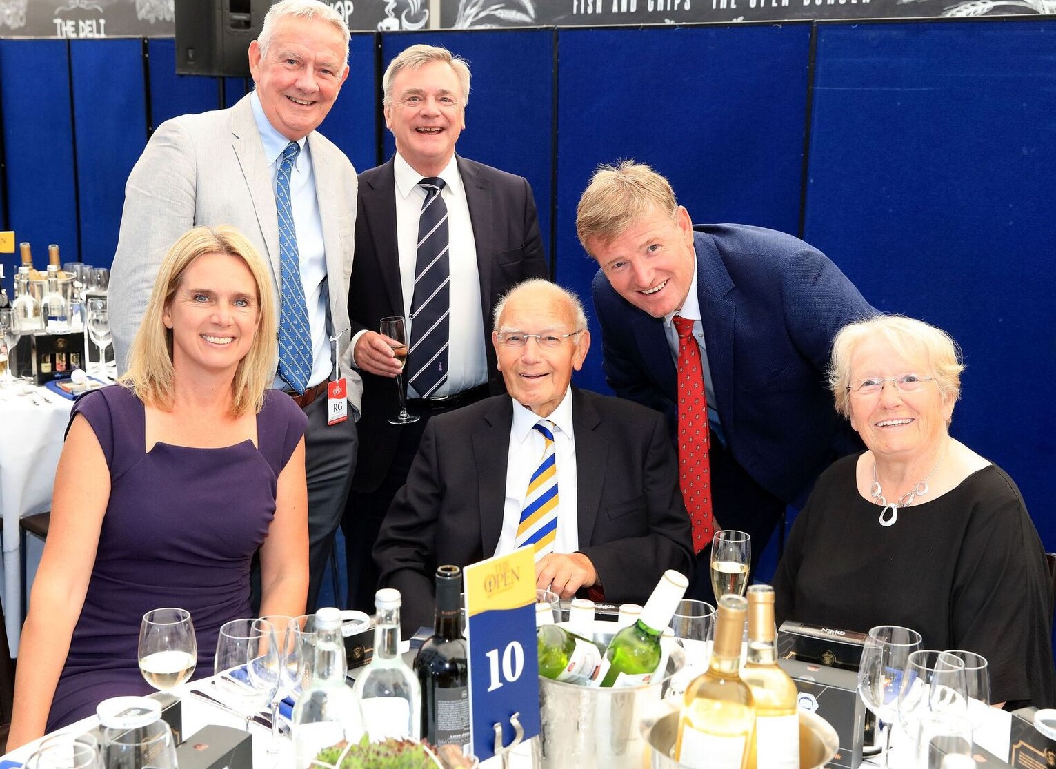 Ernie Els and his wife join Renton Laidlaw at his table and with Renton's sister, Jennifer proudly by Renton's side. (Photo with thanks to David Cannon)