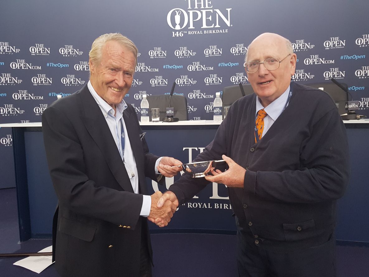 AGW President Goran Zachrisson presents a quaich in recognition of Pat Ruddy being afforded agw life membership