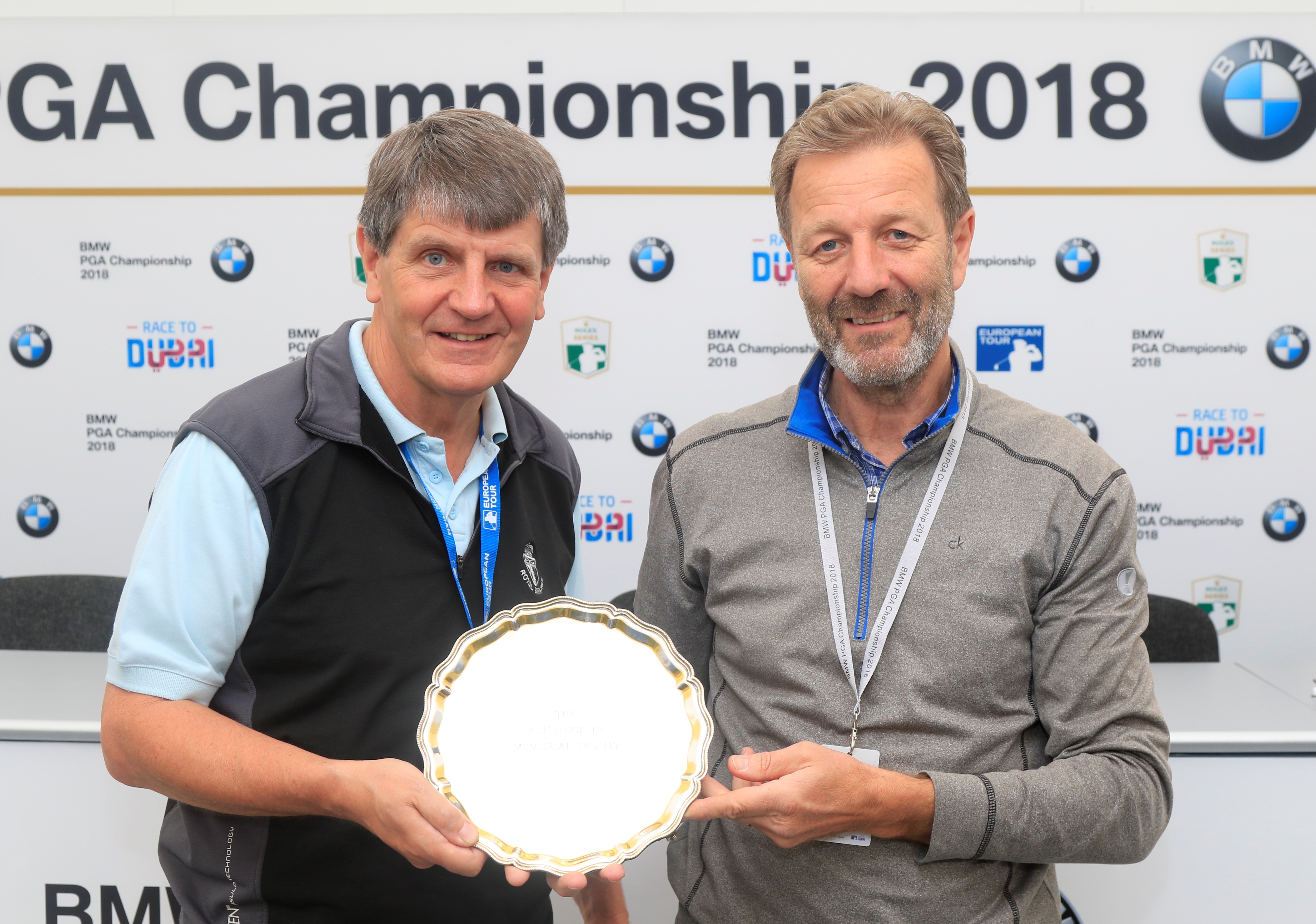 AGW Golf Captain Peter Dixon presents Dave Facey with the Ron Moseley trophy (Photo - Thanks to Fran Caffrey (Golffile.ie)