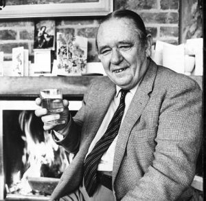 Former AGW member Henry Longhurst voted into World Golf's Hall of Fame.