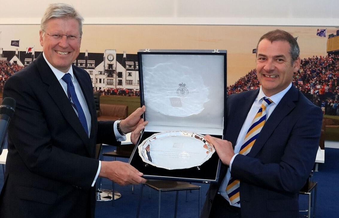 Martin Slumbers with Iain Carter and presenting the Association with a silver plate to mark the AGWs 80th anniversary. (Photo with thanks to David Cannon)